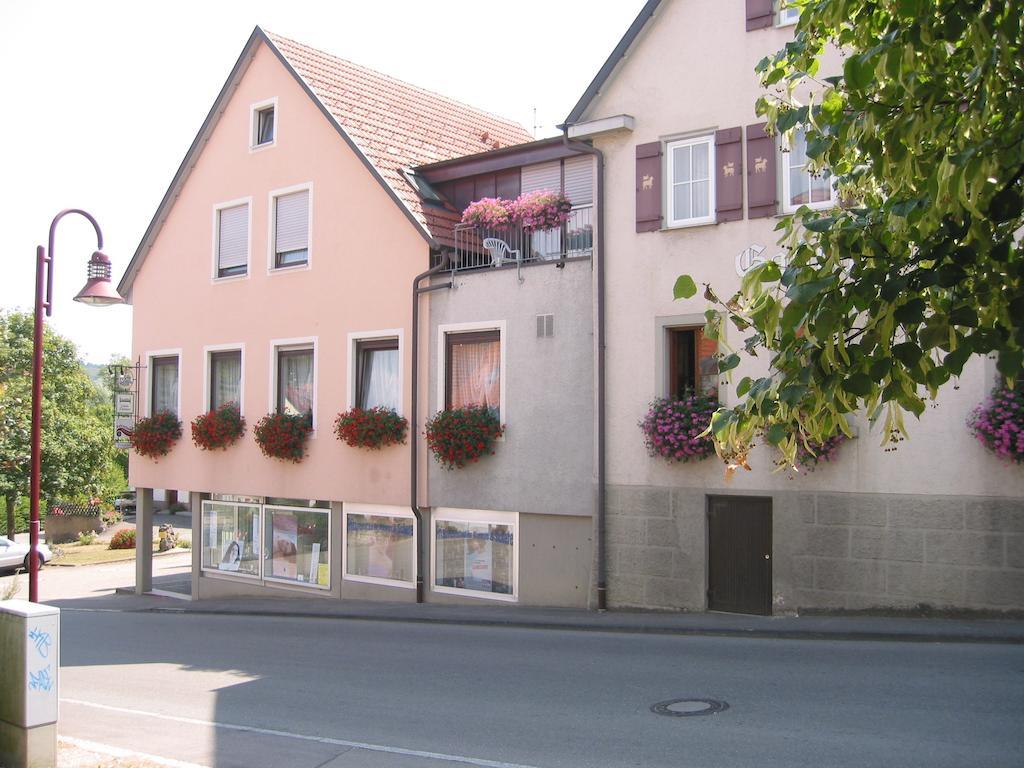 Gasthof Zum Lamm Gomadingen ภายนอก รูปภาพ